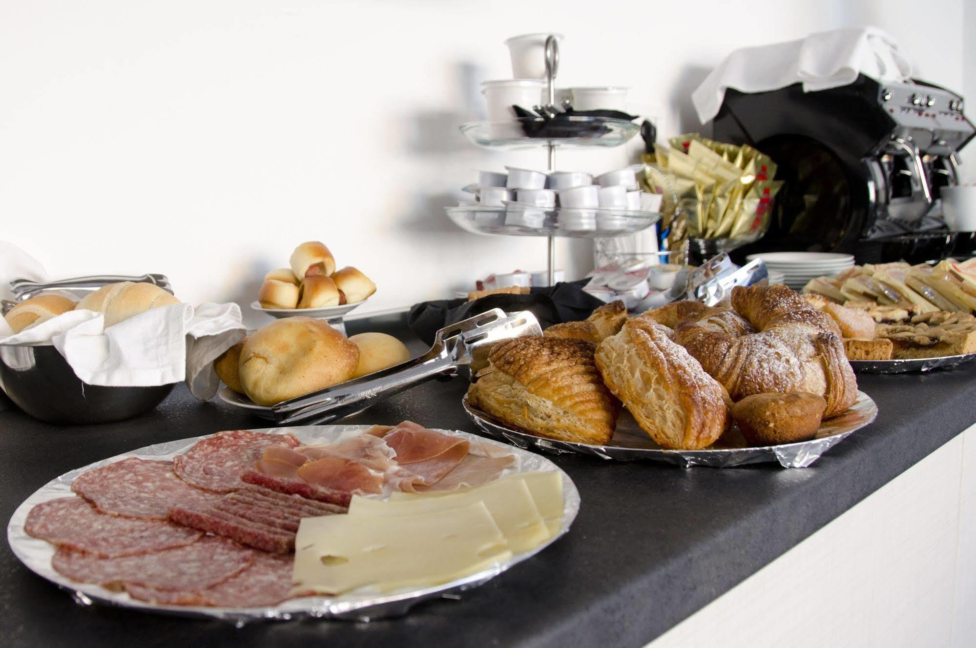 Il Corso Bed & Breakfast ปอร์โตเชซาเรโอ ภายนอก รูปภาพ